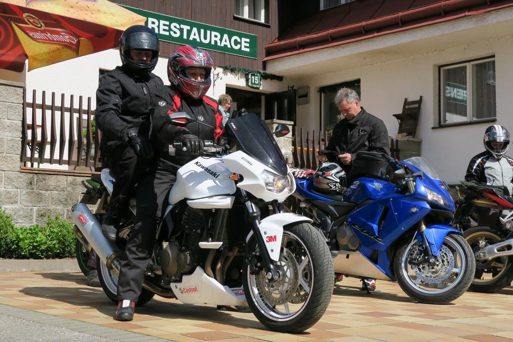 Horsky Pension Gendorf 切尔尼杜尔 外观 照片